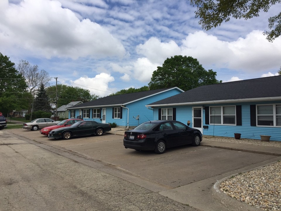 610 Portland Ave in Morrison, IL - Building Photo
