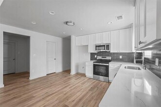 413 S Willow St in Sherman, TX - Building Photo - Building Photo