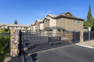 Maroa Court Apartments in Fresno, CA - Building Photo - Building Photo