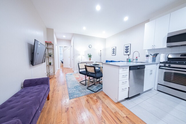 230 W 113th St in New York, NY - Building Photo - Building Photo