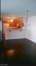 37 Parkside Ct in Wayne, NJ - Building Photo - Building Photo