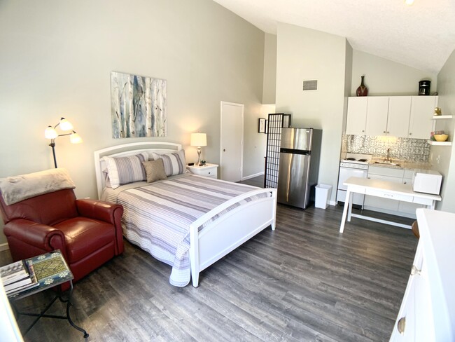 property at 11863 Wimbledon Cir