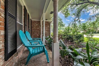 10023 Ella Lee Ln in Houston, TX - Building Photo - Building Photo