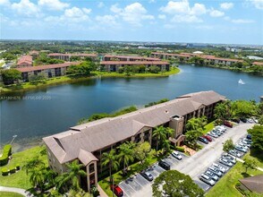 13700 SW 11th St in Pembroke Pines, FL - Foto de edificio - Building Photo