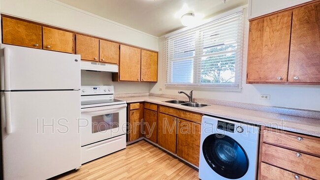 1213 George Washington Way in Richland, WA - Building Photo - Building Photo
