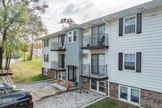 850 N Pleasant Hill Blvd in Pleasant Hill, IA - Building Photo - Building Photo