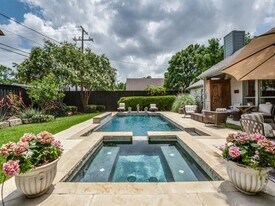 6702 Oriole Dr in Dallas, TX - Building Photo