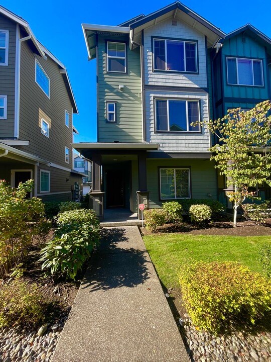 13405 45th Dr SE in Bothell, WA - Building Photo