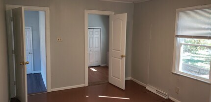 1318 E Cone Blvd in Greensboro, NC - Building Photo - Building Photo
