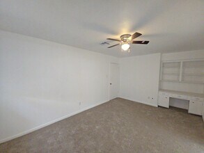 3810 R V Mayfield Dr in Houston, TX - Building Photo - Building Photo