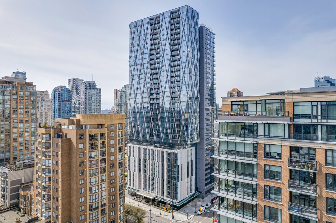 8X Rentals in Vancouver, BC - Building Photo