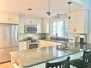 10 Linden Ln in York, ME - Building Photo - Building Photo