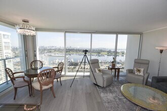 1730 Avenida Del Mundo in Coronado, CA - Building Photo - Building Photo