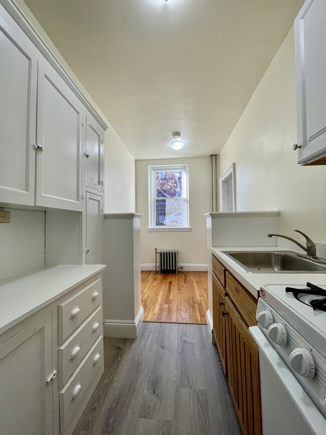 75 Strathmore Rd, Unit 3 in Boston, MA - Building Photo - Building Photo