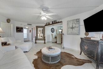 3755 Via Poinciana in Greenacres, FL - Building Photo - Building Photo