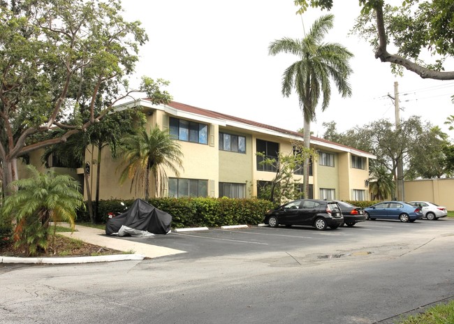 Marina Oaks in Fort Lauderdale, FL - Foto de edificio - Building Photo