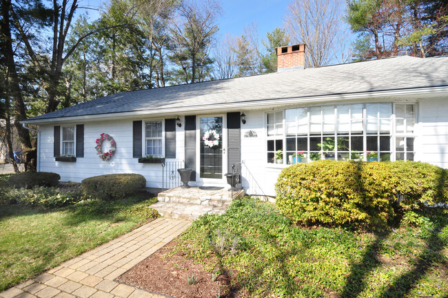property at 6 Richard Rd