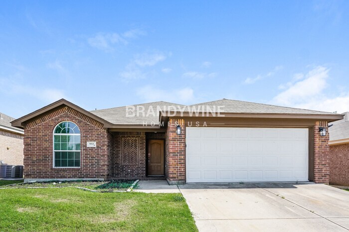 9313 Marilyn Ct in White Settlement, TX - Building Photo