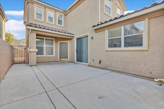 8755 Salvestrin Ave in Las Vegas, NV - Building Photo - Building Photo