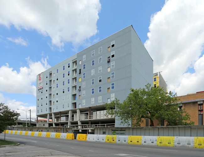 The G Apartments in Austin, TX - Foto de edificio - Building Photo
