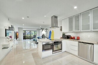3605 S Ocean Blvd in South Palm Beach, FL - Building Photo - Building Photo