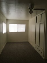 319 San Emidio St-Unit -Front house in Taft, CA - Foto de edificio - Building Photo