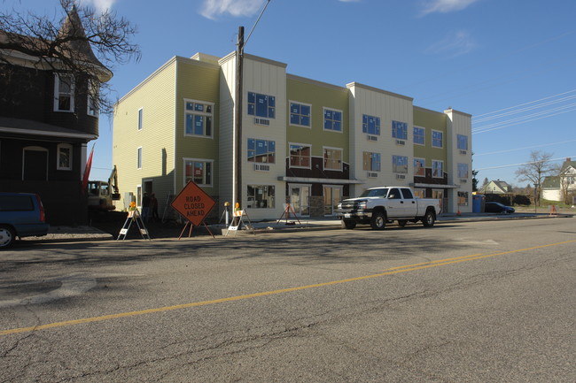 1417 W Broadway Ave in Spokane, WA - Building Photo - Building Photo