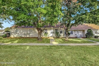 39 Piazza San Paola in Freehold, NJ - Building Photo - Building Photo