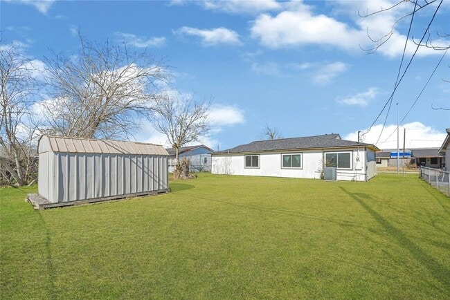 2126 Hillshire Dr