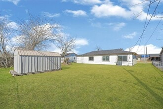 2126 Hillshire Dr in Deer Park, TX - Building Photo - Building Photo