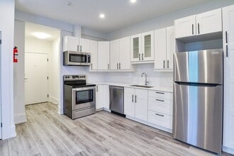 27 Peter St N in Orillia, ON - Building Photo - Building Photo