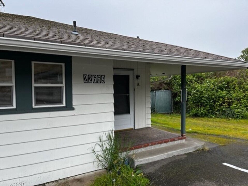 22659 Pacific Hwy S in Des Moines, WA - Building Photo