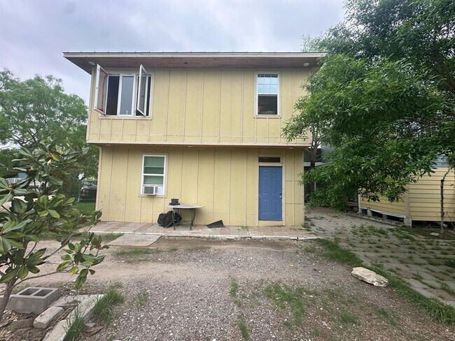698 Highland Ranch Way in Dale, TX - Building Photo - Building Photo