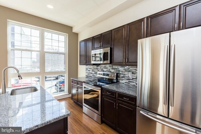 2418 Frankford Ave-Unit -1 in Philadelphia, PA - Building Photo - Building Photo