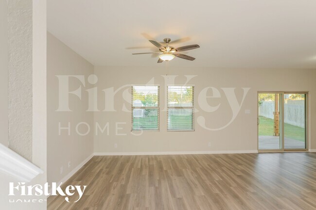 13403 Summer Light in Saint Hedwig, TX - Foto de edificio - Building Photo