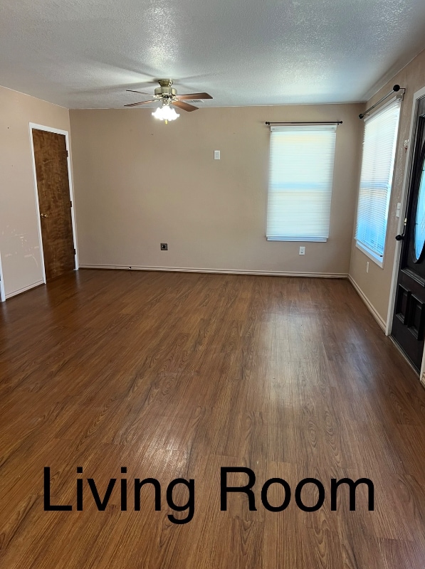 702 N Ridge St in Lampasas, TX - Building Photo - Building Photo