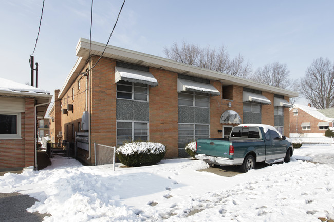 1908 Crums Ln in Louisville, KY - Building Photo - Building Photo