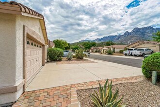 2461 E Stone Stable Dr in Tucson, AZ - Building Photo - Building Photo