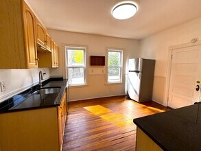 67 Washburn Ave in Cambridge, MA - Building Photo - Building Photo