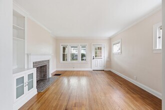 2710 Dayton Ave in Columbus, OH - Building Photo - Building Photo