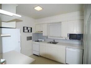 1700 W 30th St in Austin, TX - Building Photo - Building Photo