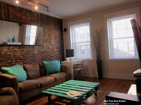 31 Queensberry St in Boston, MA - Building Photo