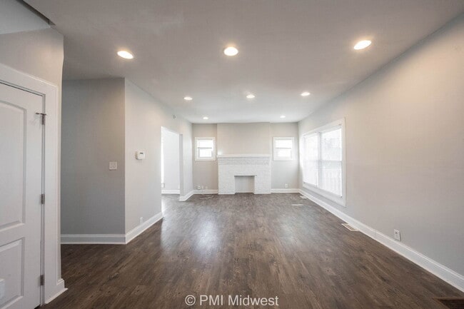 2555 E 55th Pl in Indianapolis, IN - Building Photo - Building Photo