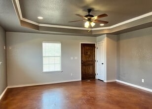 429 Quail Hollow Dr in Adkins, TX - Building Photo - Building Photo