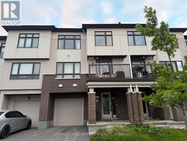 96 Feathertop Ln in Ottawa, ON - Building Photo - Building Photo