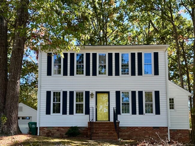 property at 4805 Candlelight Pl