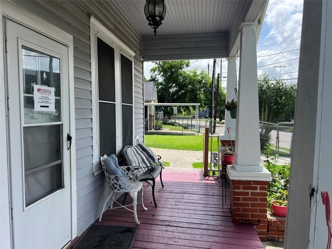 property at 1233 Morris St