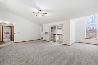 Oakridge Apartments in Mauston, WI - Foto de edificio - Building Photo