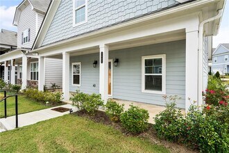 2047 Drew Dr in Atlanta, GA - Building Photo - Building Photo