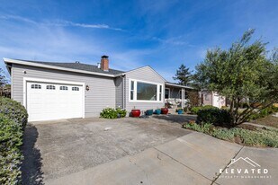 45 Payran St in Petaluma, CA - Building Photo